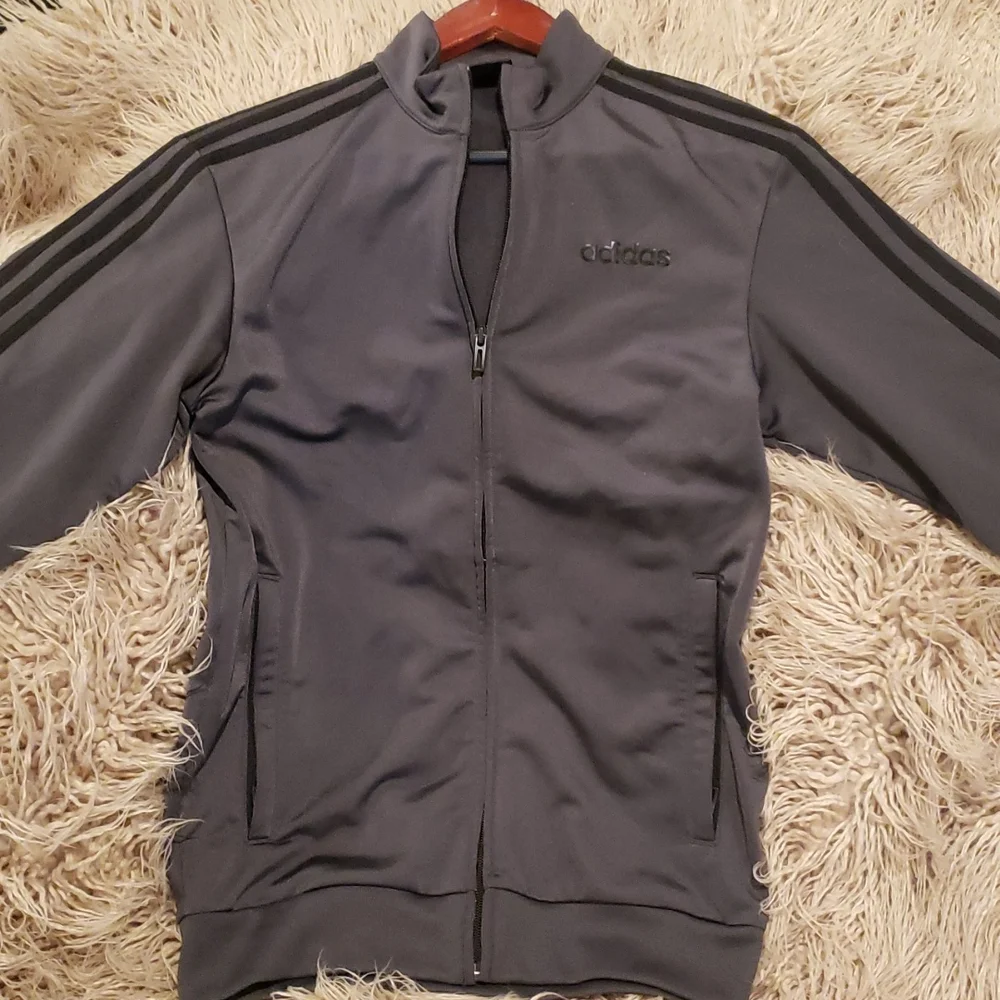 Adidas jacket - Picture 6 of 6